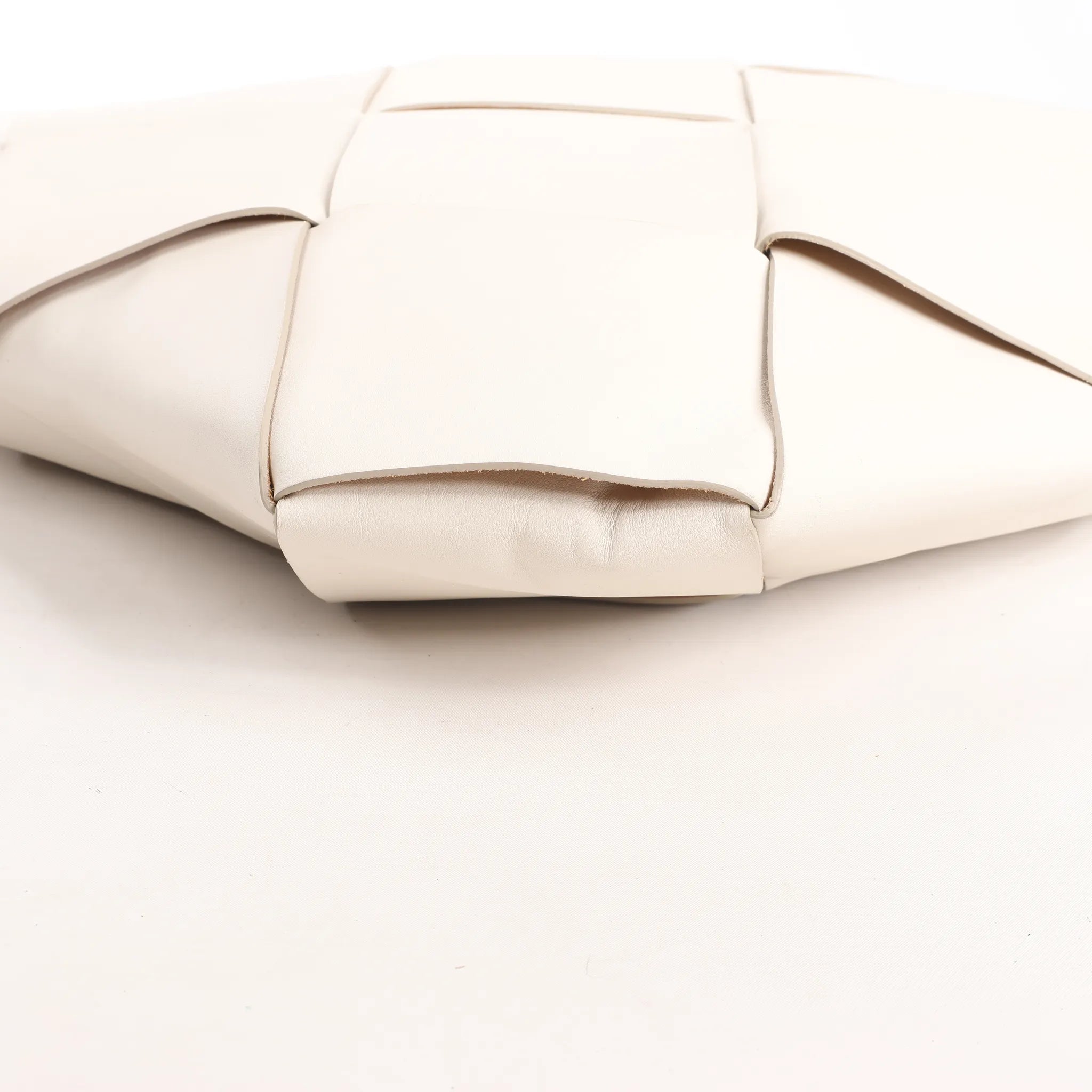 Bottega Veneta Slip Maxi Intrecciato Leather Handbag in White