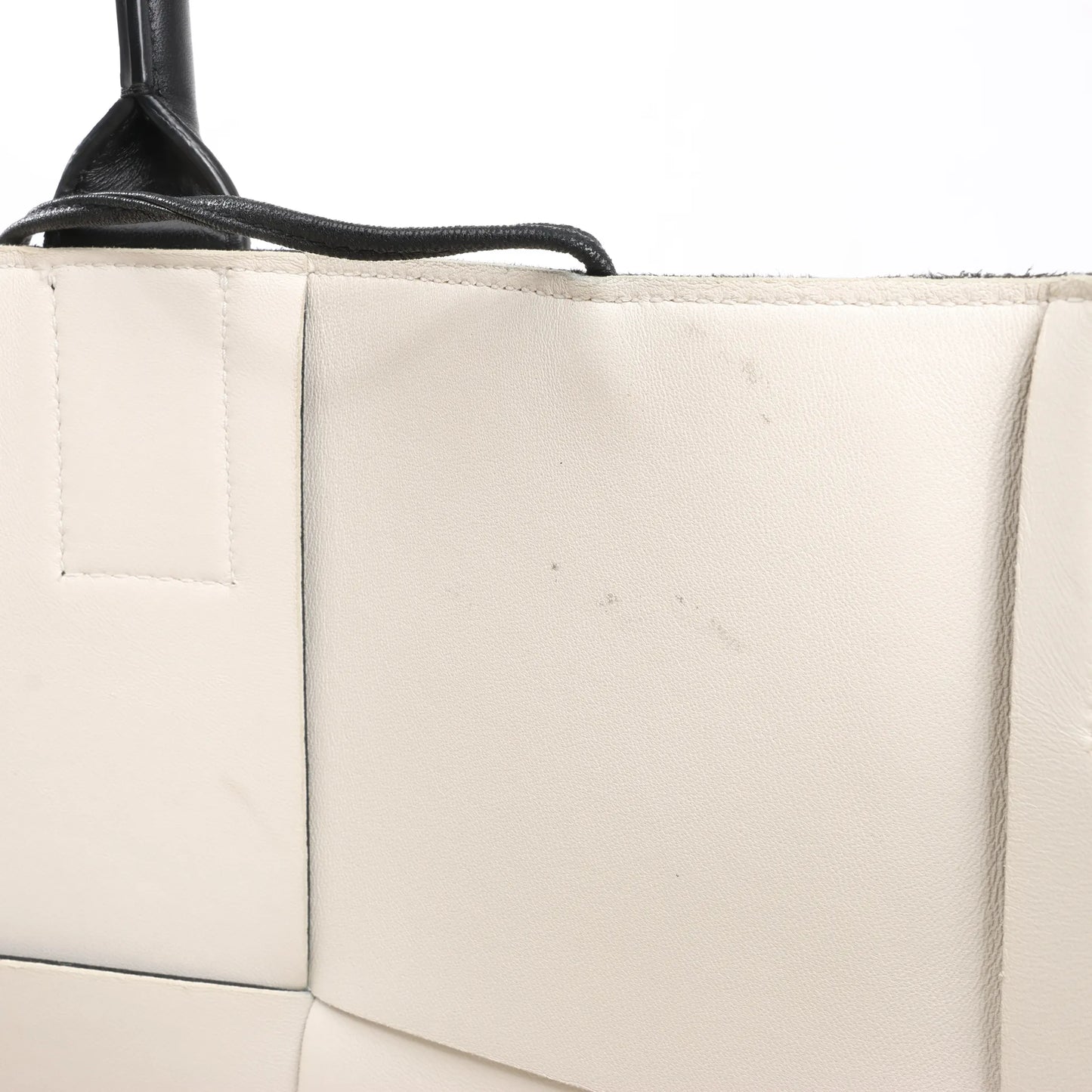 Bottega Veneta The Arco Maxi Intrecciato Large Leather Handbag in Black