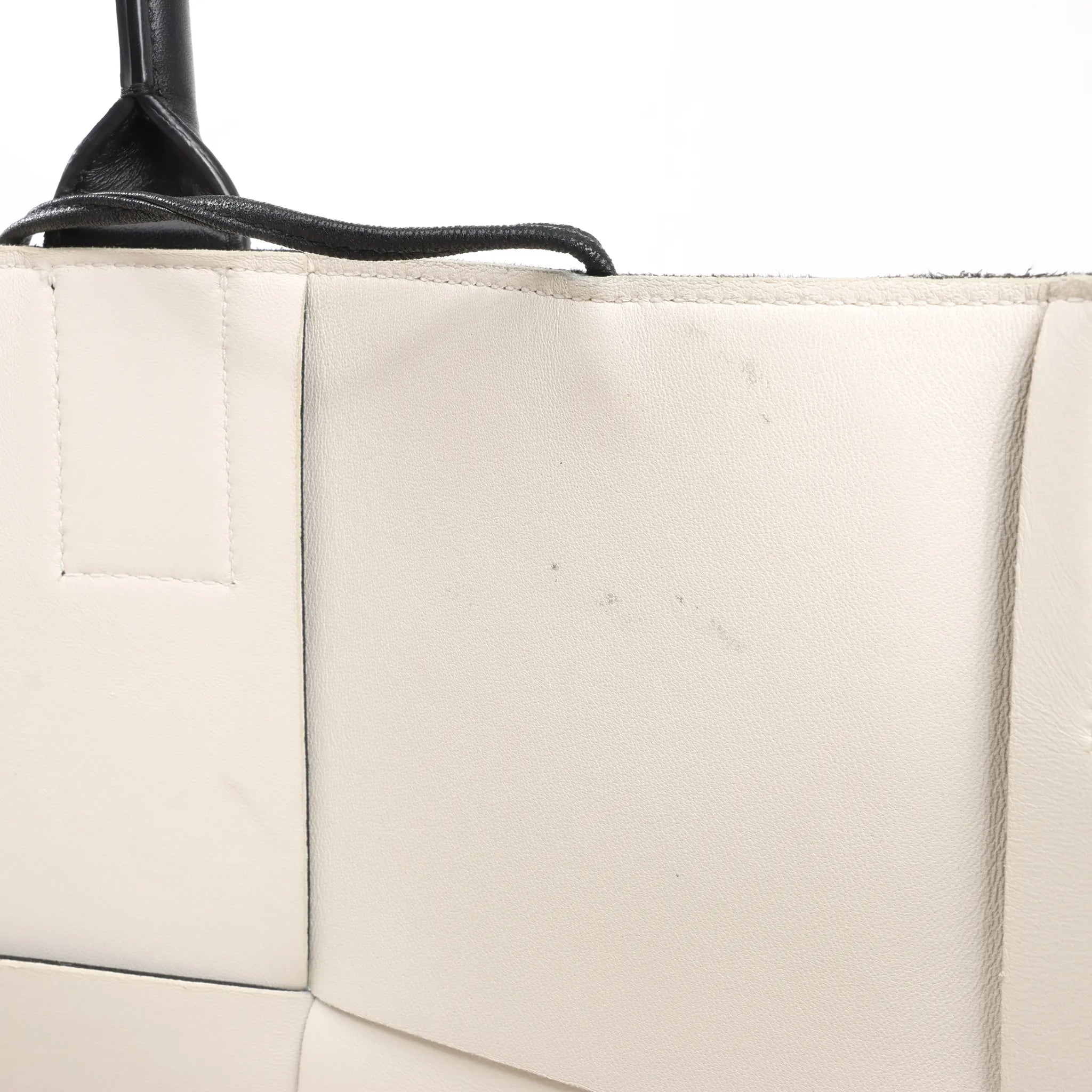 Bottega Veneta The Arco Maxi Intrecciato Large Leather Handbag in Black