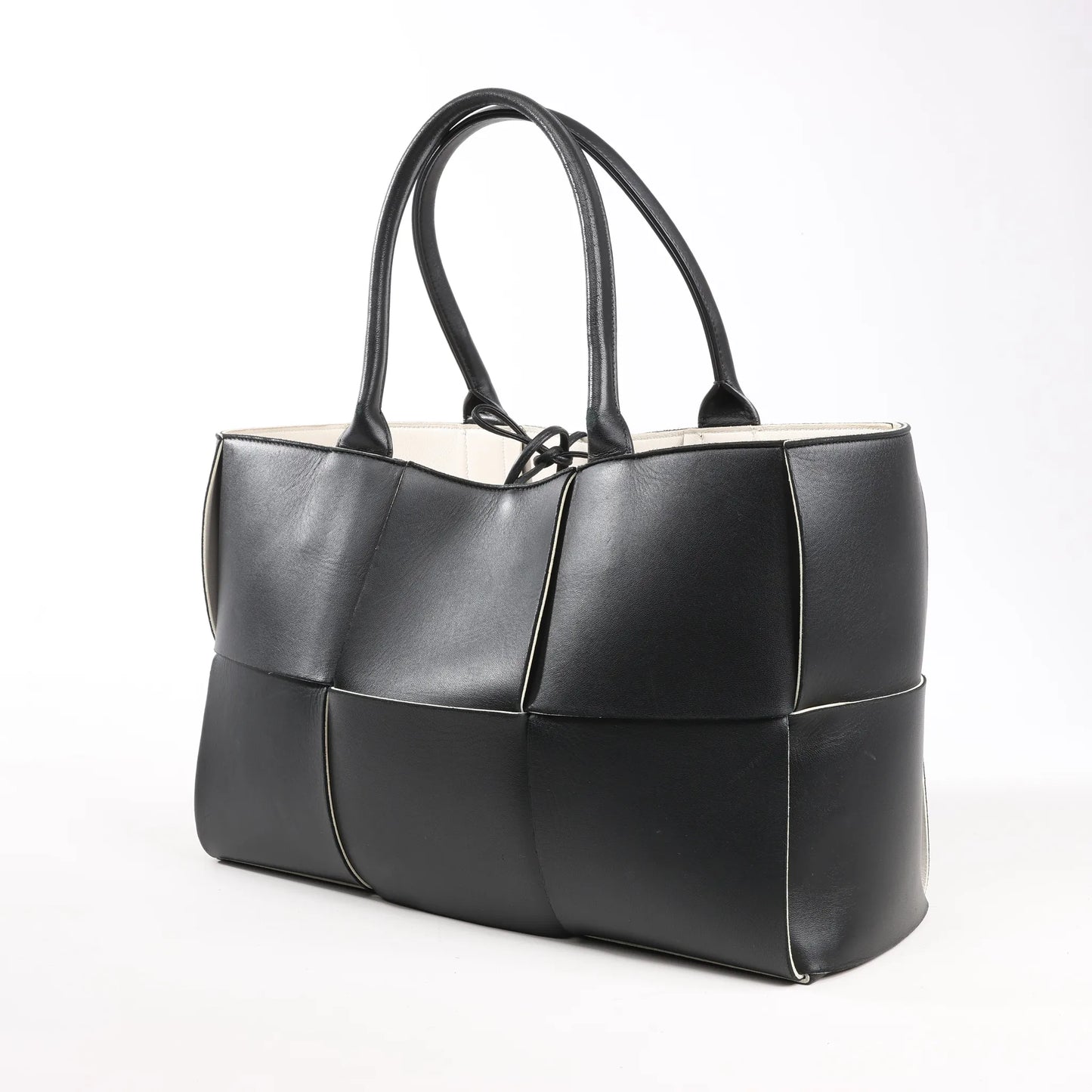 Bottega Veneta The Arco Maxi Intrecciato Large Leather Handbag in Black