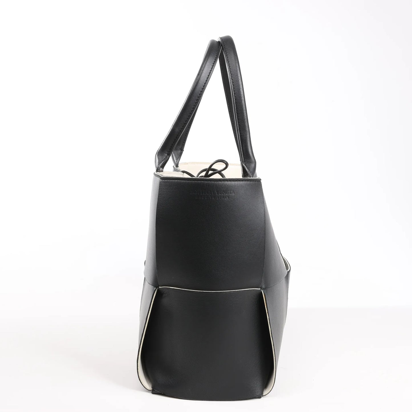 Bottega Veneta The Arco Maxi Intrecciato Large Leather Handbag in Black