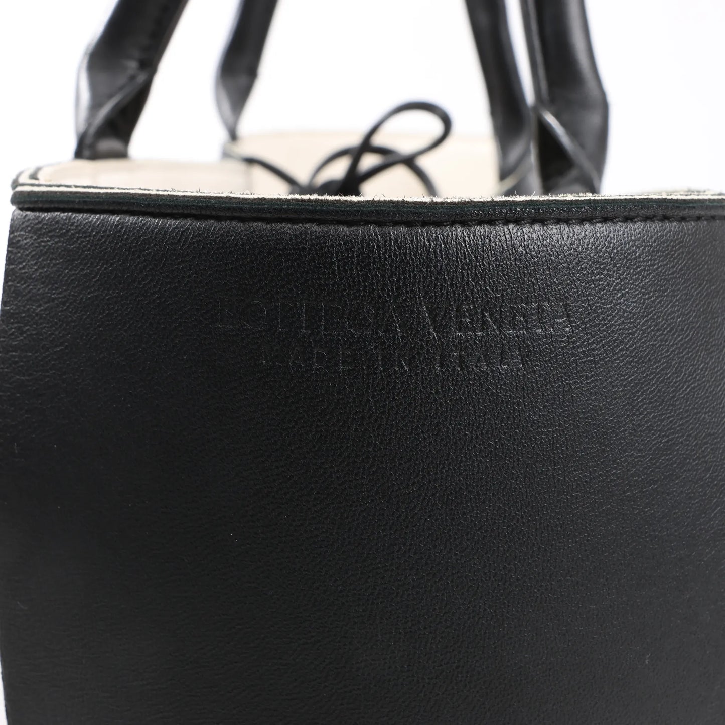 Bottega Veneta The Arco Maxi Intrecciato Large Leather Handbag in Black