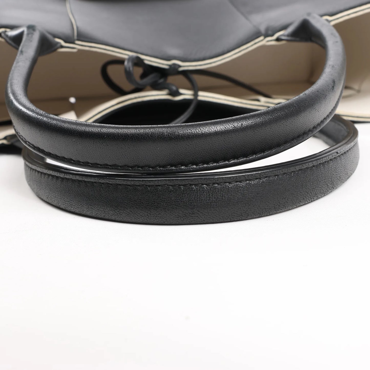 Bottega Veneta The Arco Maxi Intrecciato Large Leather Handbag in Black