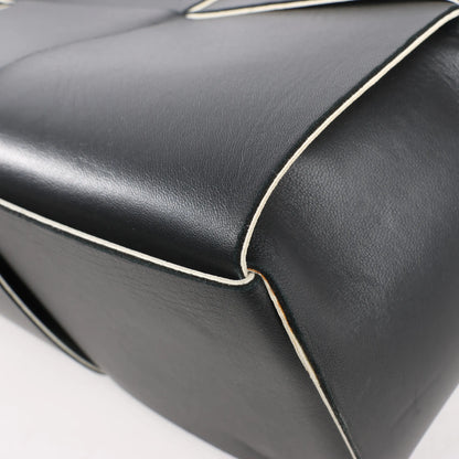 Bottega Veneta The Arco Maxi Intrecciato Large Leather Handbag in Black