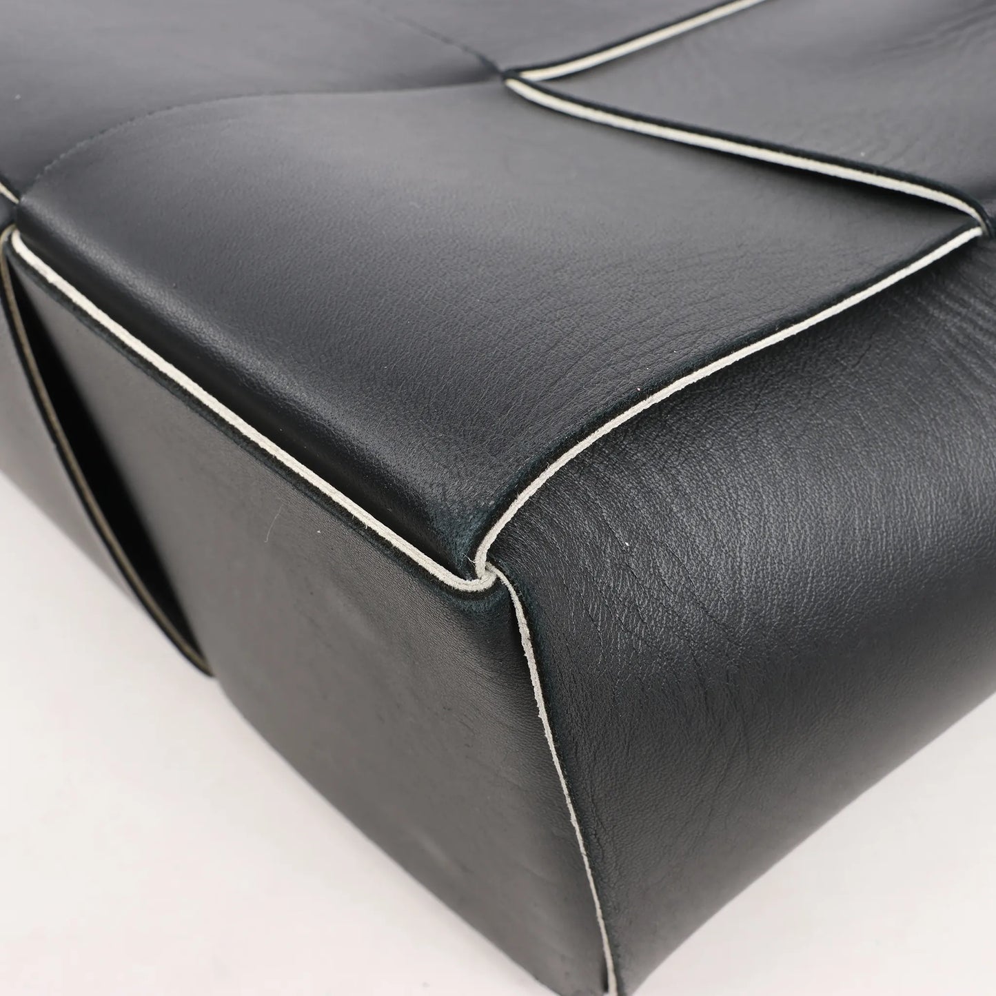 Bottega Veneta The Arco Maxi Intrecciato Leather Handbag in Black