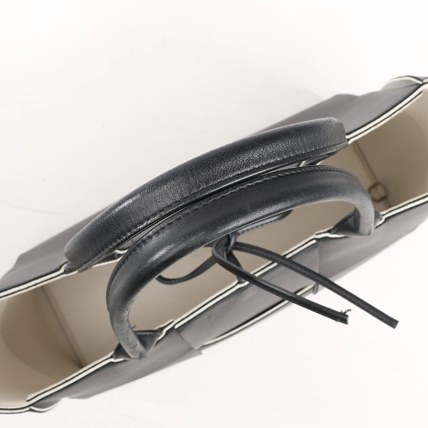 Bottega Veneta The Arco Maxi Intrecciato Leather Handbag in Black