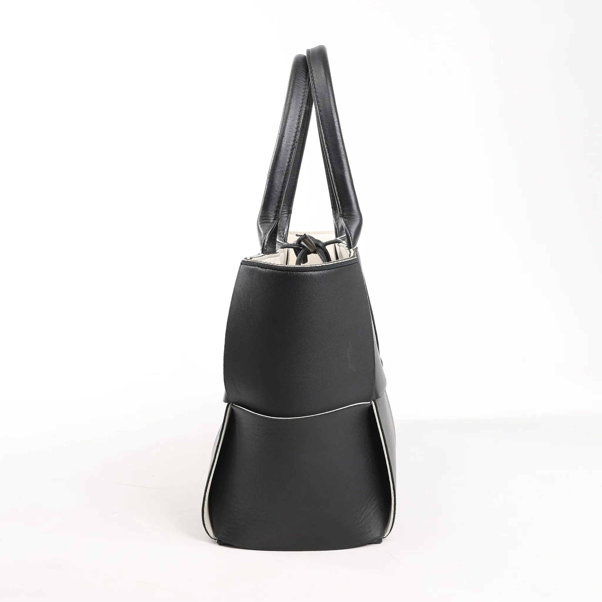 Bottega Veneta The Arco Maxi Intrecciato Leather Handbag in Black
