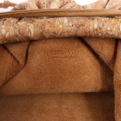 Bottega Veneta Mini The Pouch 20 Cork Crossbody bag in Beige