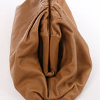 Bolso bandolera mini The Pouch de cuero Bottega Veneta en marrón
