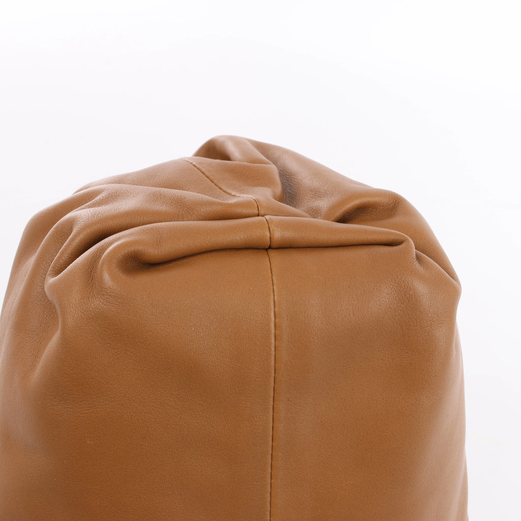 Bolso bandolera mini The Pouch de cuero Bottega Veneta en marrón