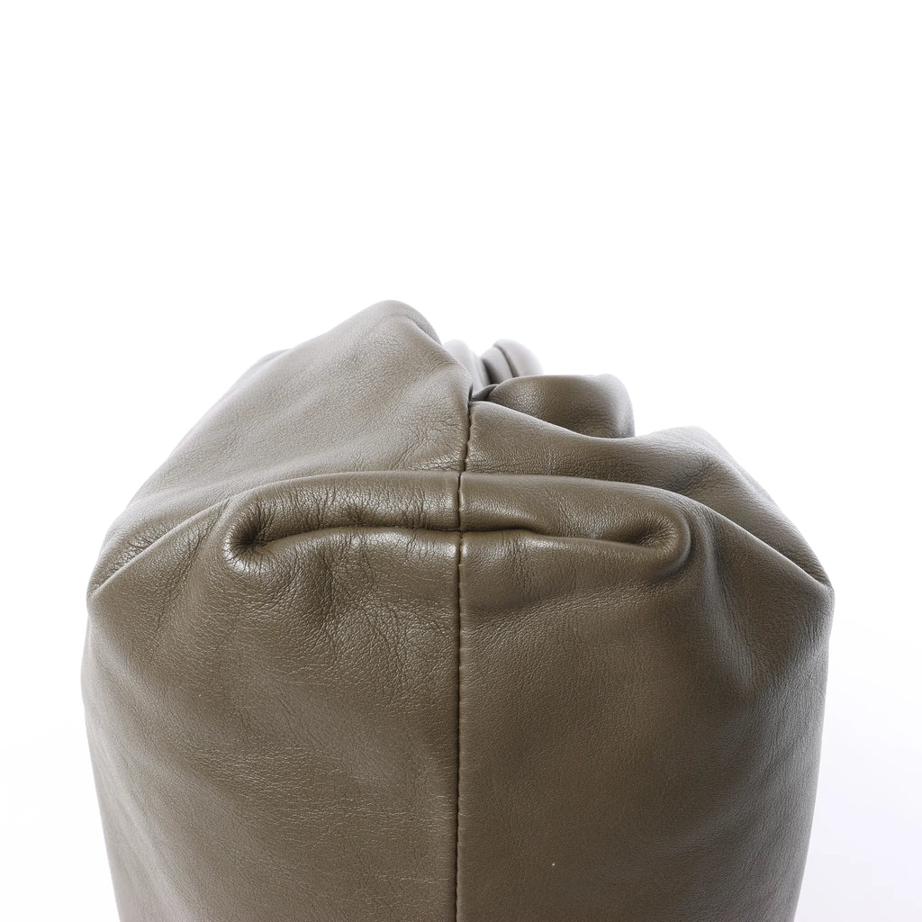 Bottega Veneta The Pouch Oversize Leather Clutch Bag in Green