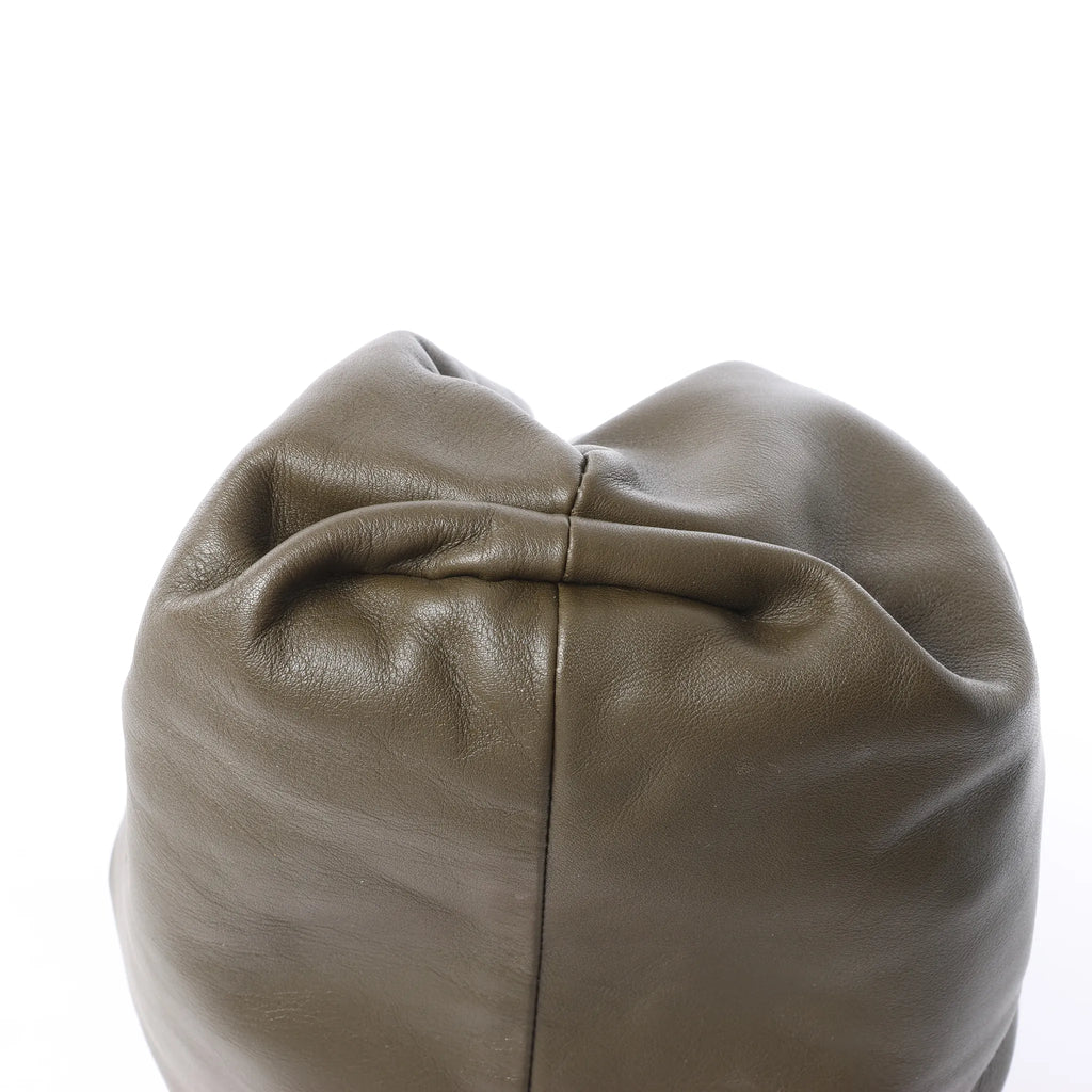 Bottega Veneta The Pouch Oversize Leather Clutch Bag in Green