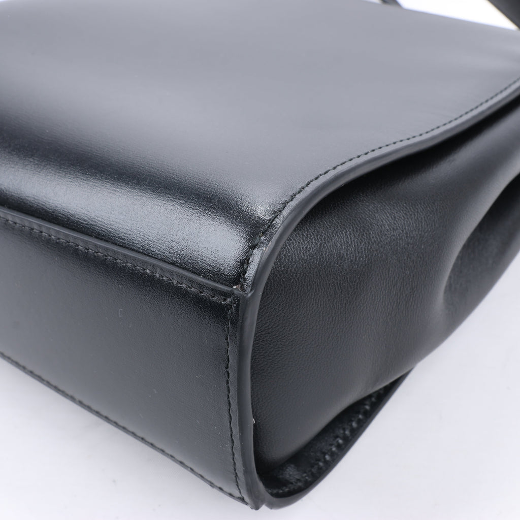 Bottega Veneta Box Calfskin Nappa Clip Shoulder Bag in Black