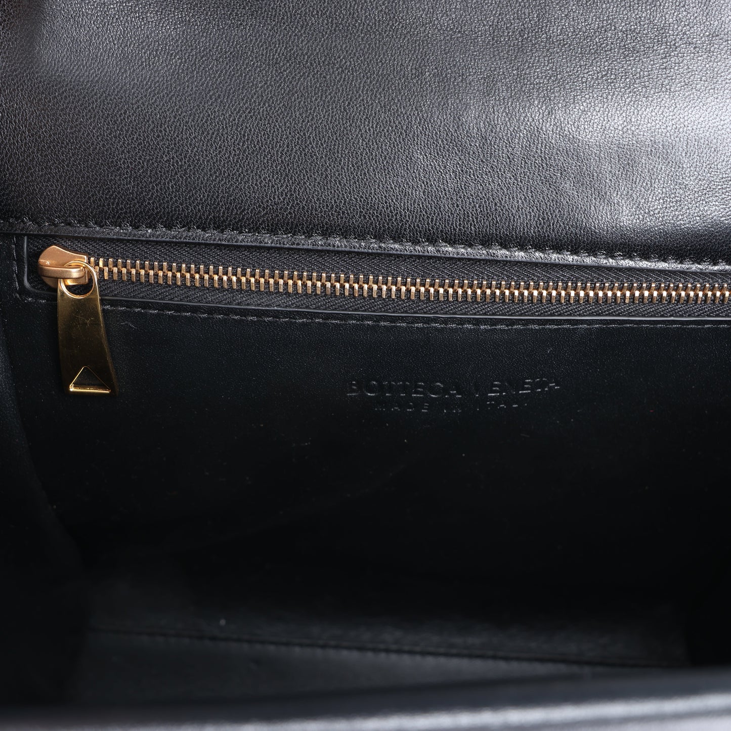Sac à bandoulière Bottega Veneta en cuir de veau nappa Box Clip, noir