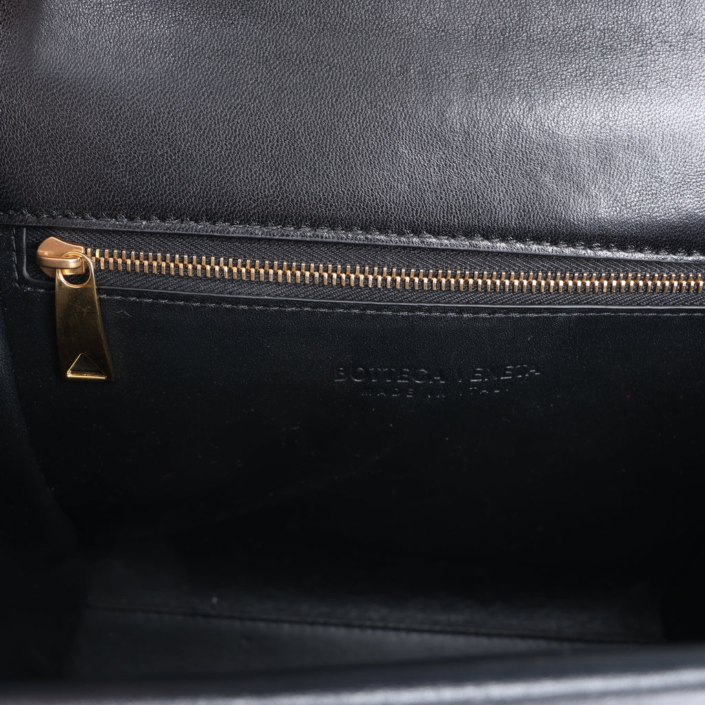 Bottega Veneta Box Calfskin Nappa Clip Shoulder Bag in Black
