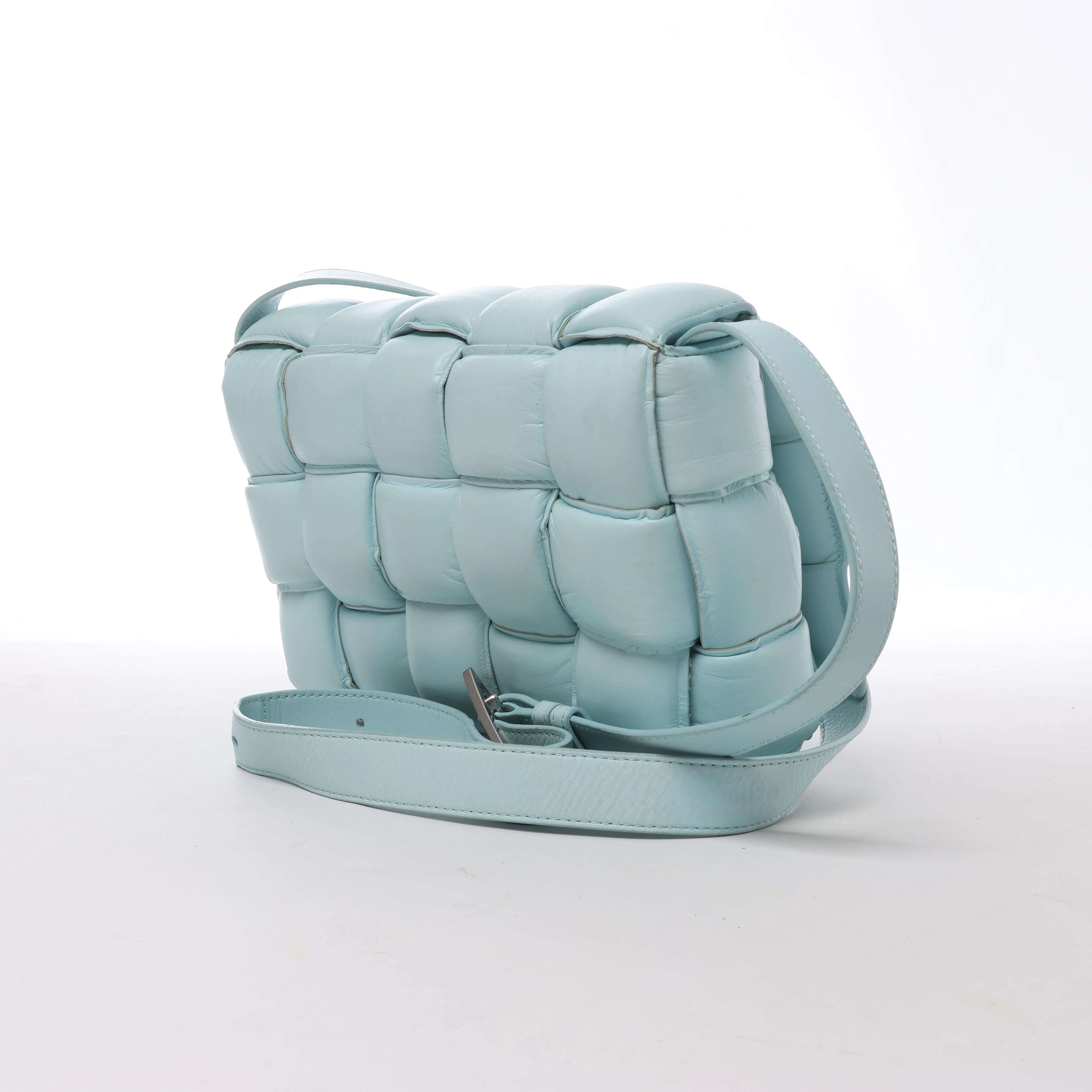 Bolso de hombro de cuero Intrecciato Bottega Veneta en rosa