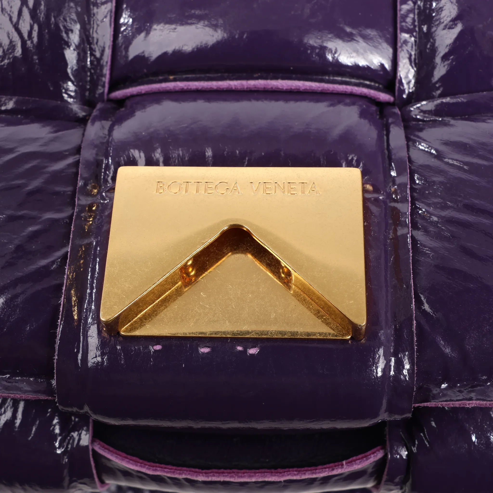 Bottega Veneta Padded Cassette Maxi Intrecciato Leather Shoulder Bag in Purple