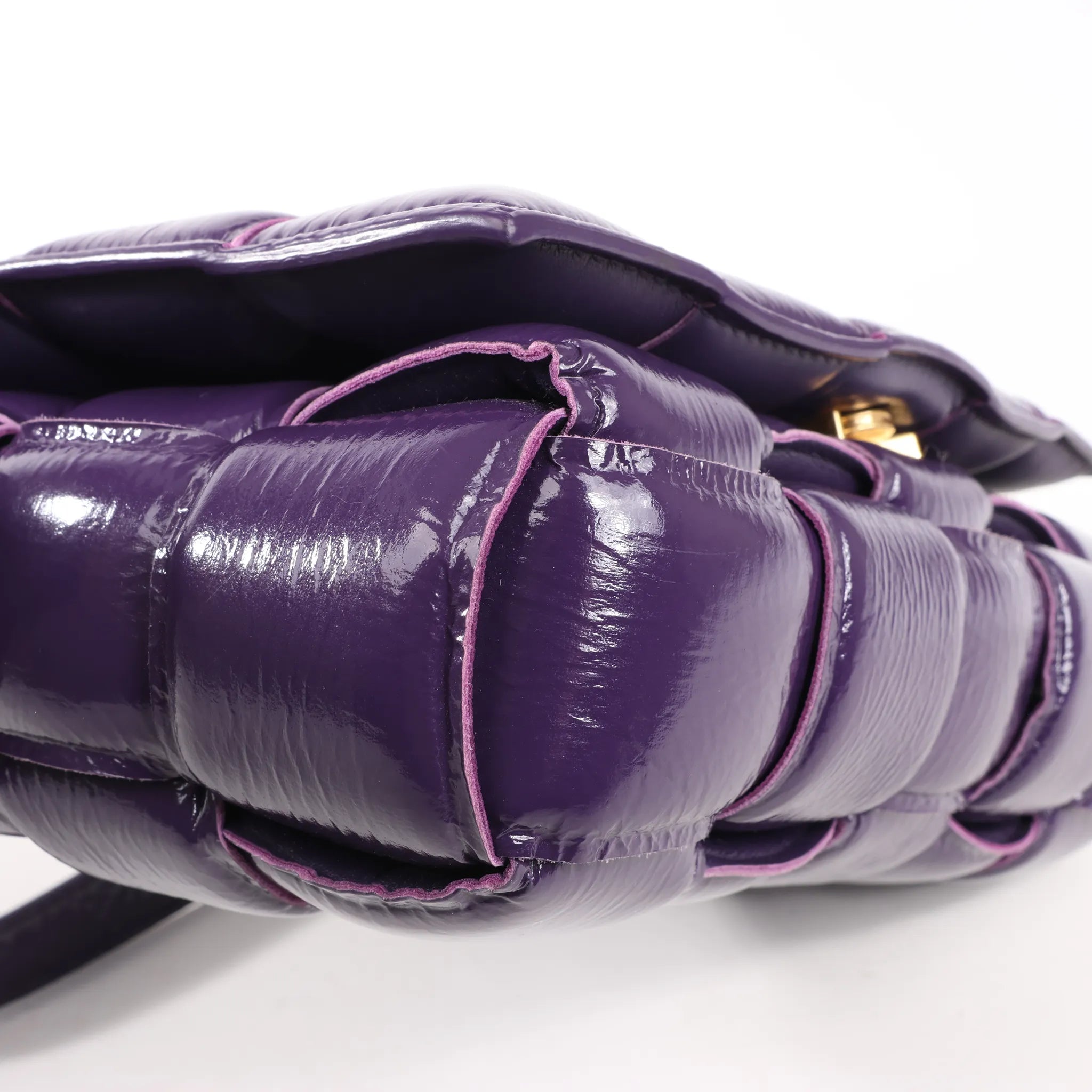 Bottega Veneta Padded Cassette Maxi Intrecciato Leather Shoulder Bag in Purple