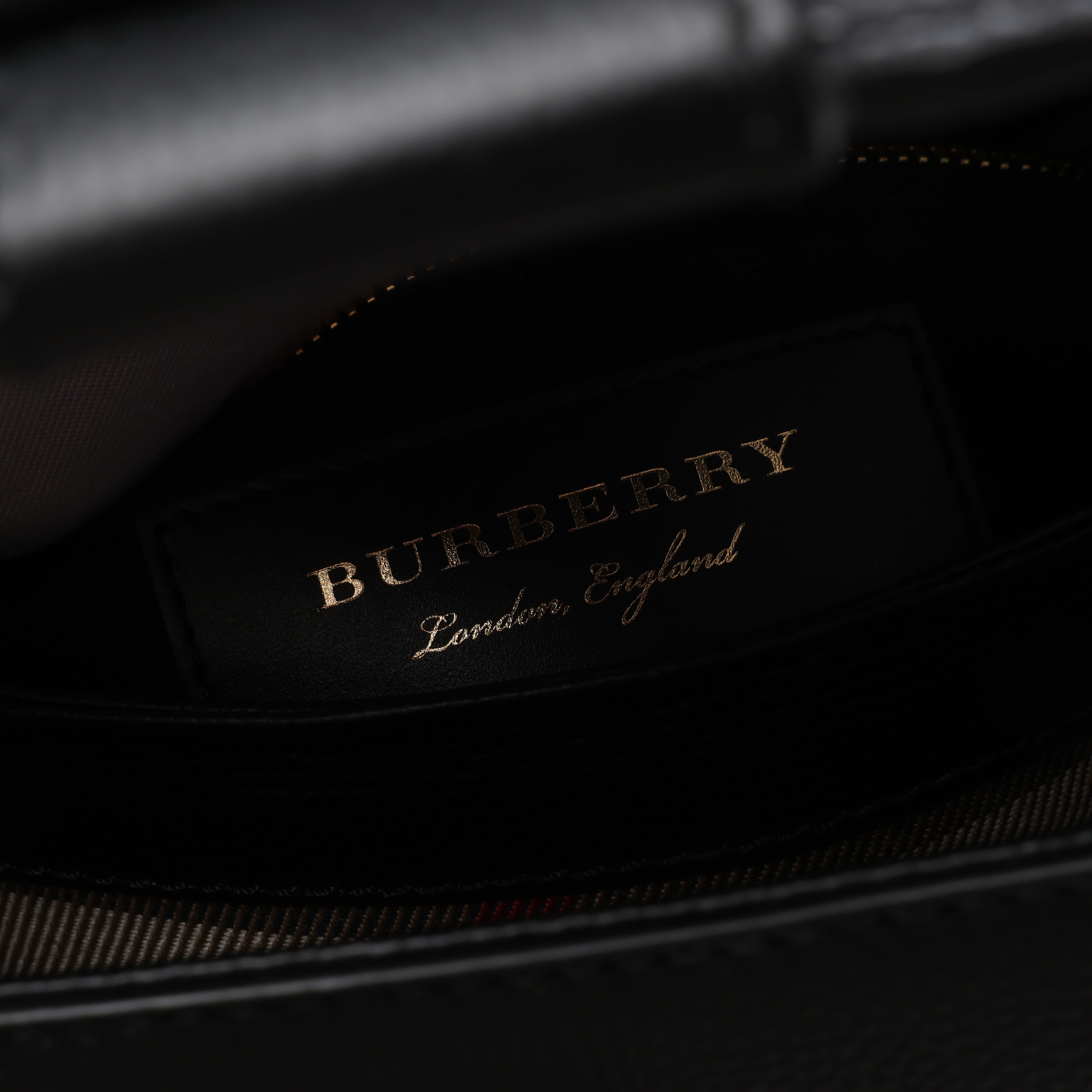 Burberry Camberley Leather 2Way Handbag in Black