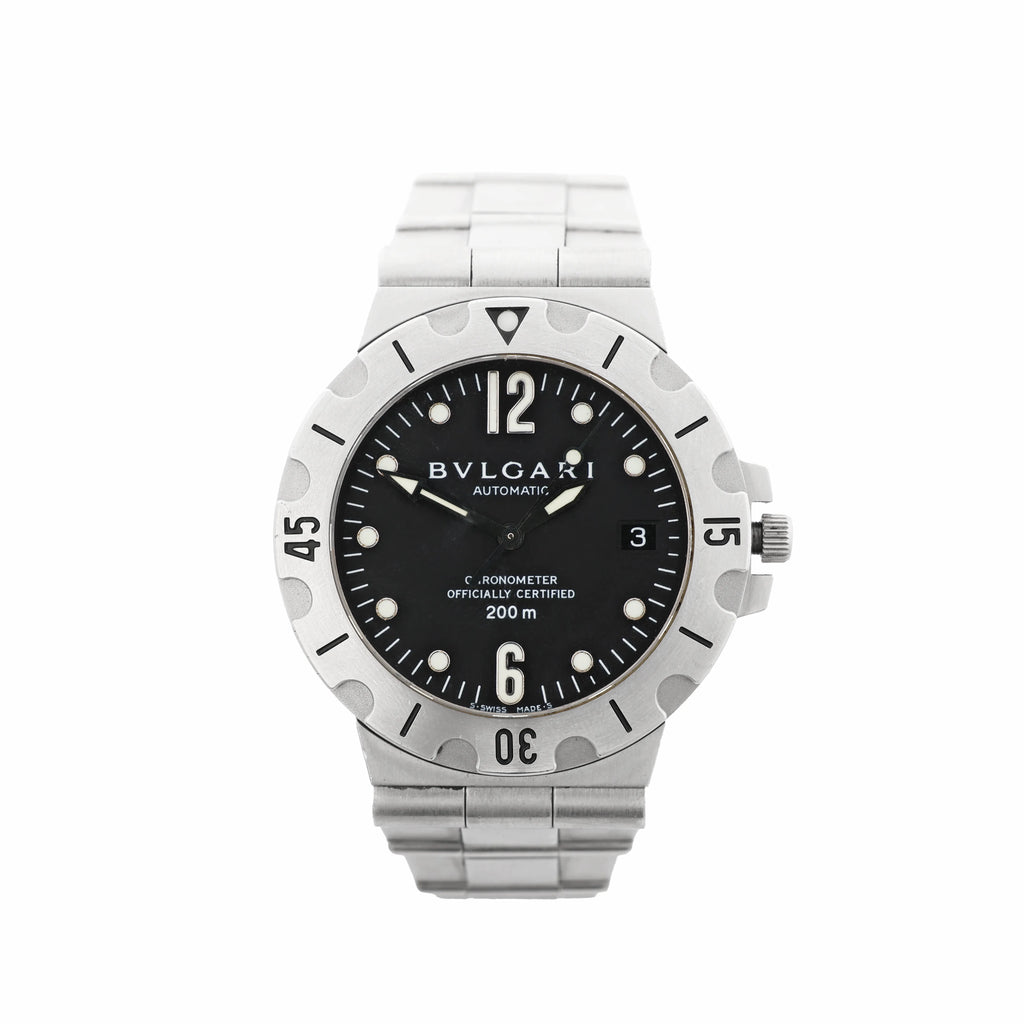 Bvlgari Diagono Scuba watch with a black dial, stainless steel bracelet, numbered bezel and date window at three o’clock.