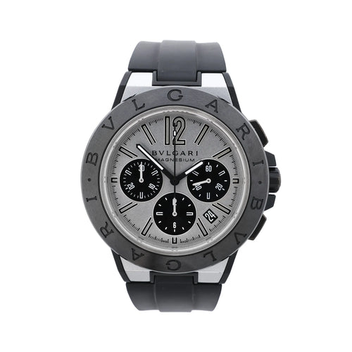 Bvlgari Diagono Magnesium watch with BVLGARI bezel, silver dial, black chronograph subdials, date window and black rubber strap.