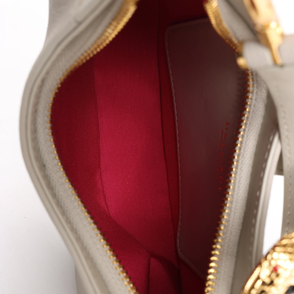 Bolso de hombro con cadena de charol BVLGARI Serpenti Forever en color naranja
