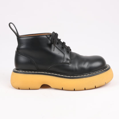Bottega Veneta The Bounce - Bottines courtes en cuir noir et moutarde, pointure 39