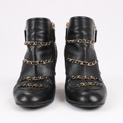 Bottines courtes Chanel Coco Mark en cuir matelassé et verni, noires, G33028, pointure 38