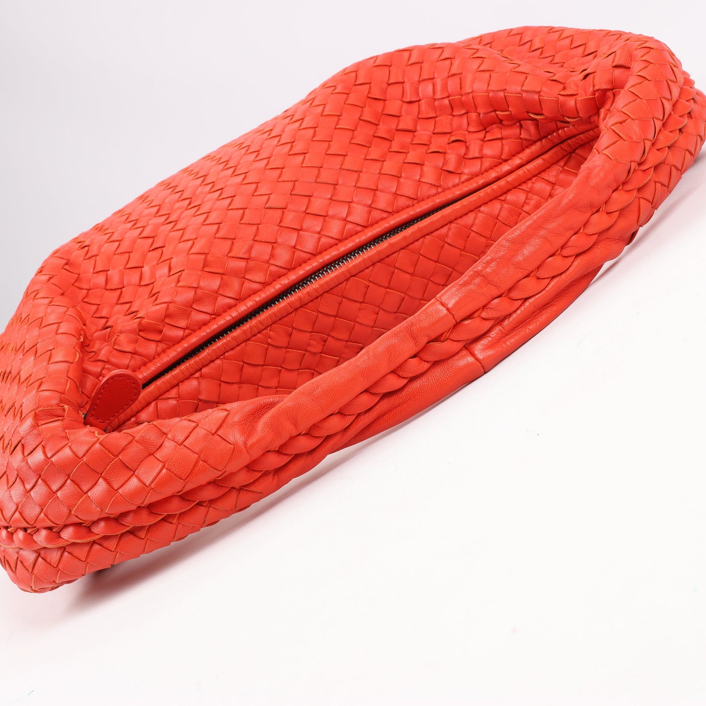 Bottega Veneta Intrecciato Hobo Leather Shoulder Bag in Red