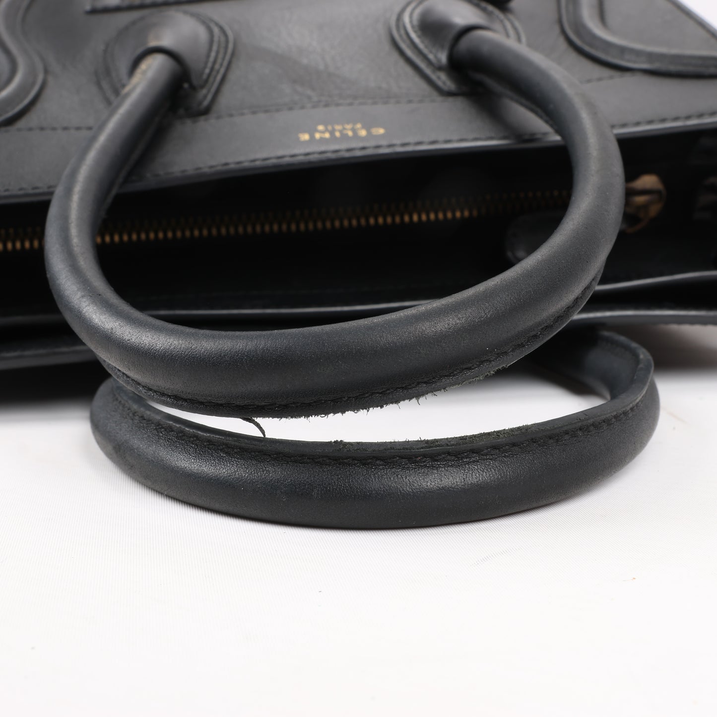 Sac à main CELINE Luggage Micro en cuir noir