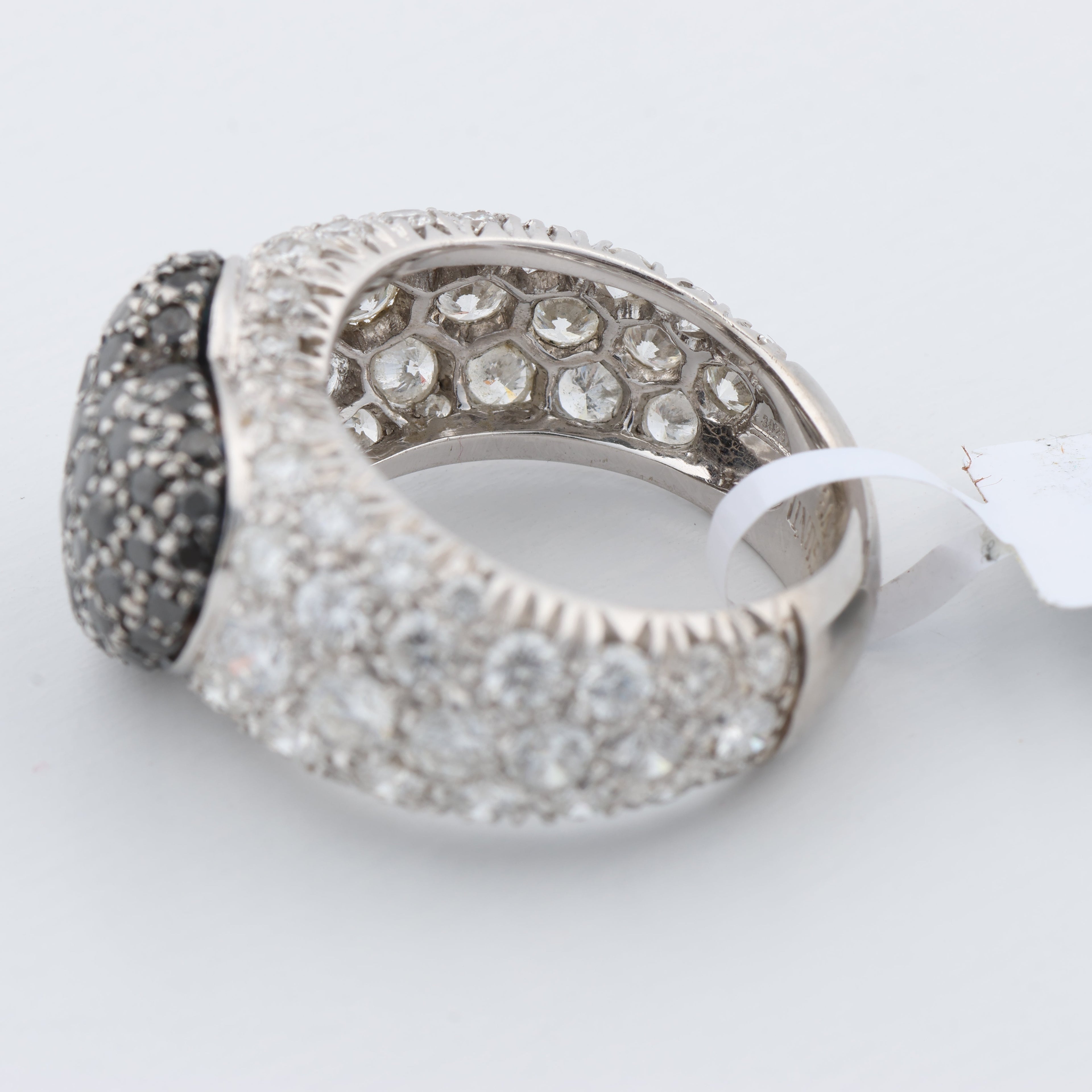 Anillo de corazón de diamantes negros De Grisogono, talla 51