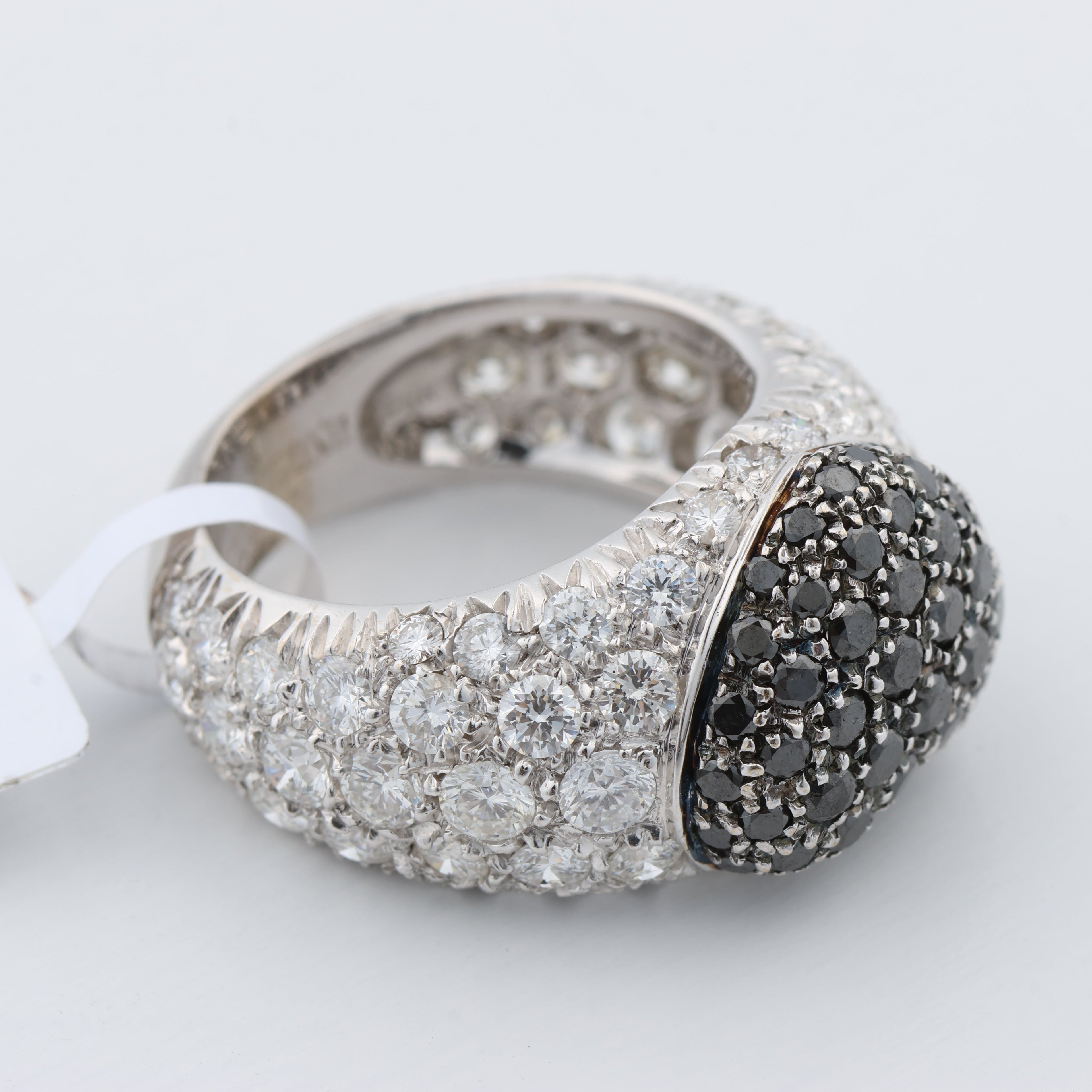 Anillo de corazón de diamantes negros De Grisogono, talla 51