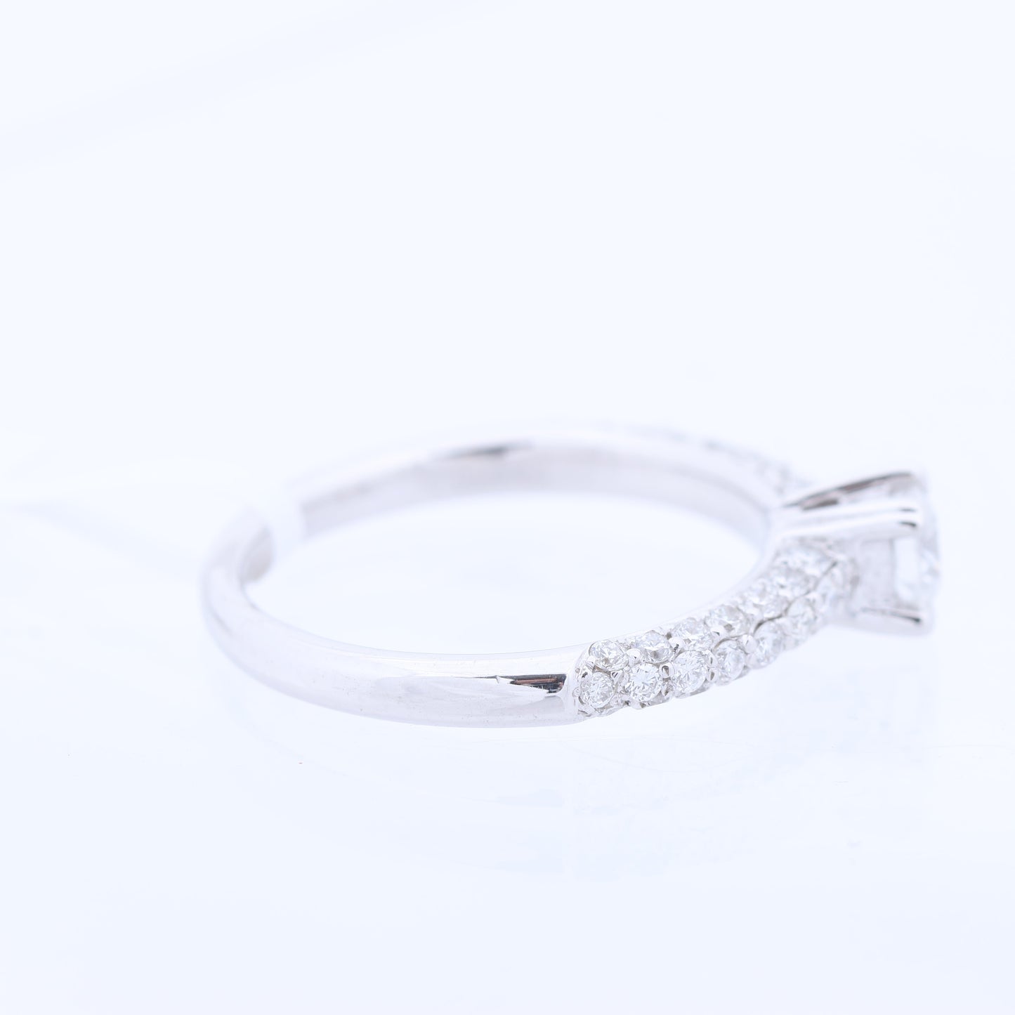 Non Signe / Unsigned 14K White Gold Ring with 45 Natural Diamonds