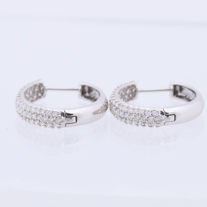 Nicht signierte Diamantohrringe (K18WG, 4,4 g, 1,0 ct)