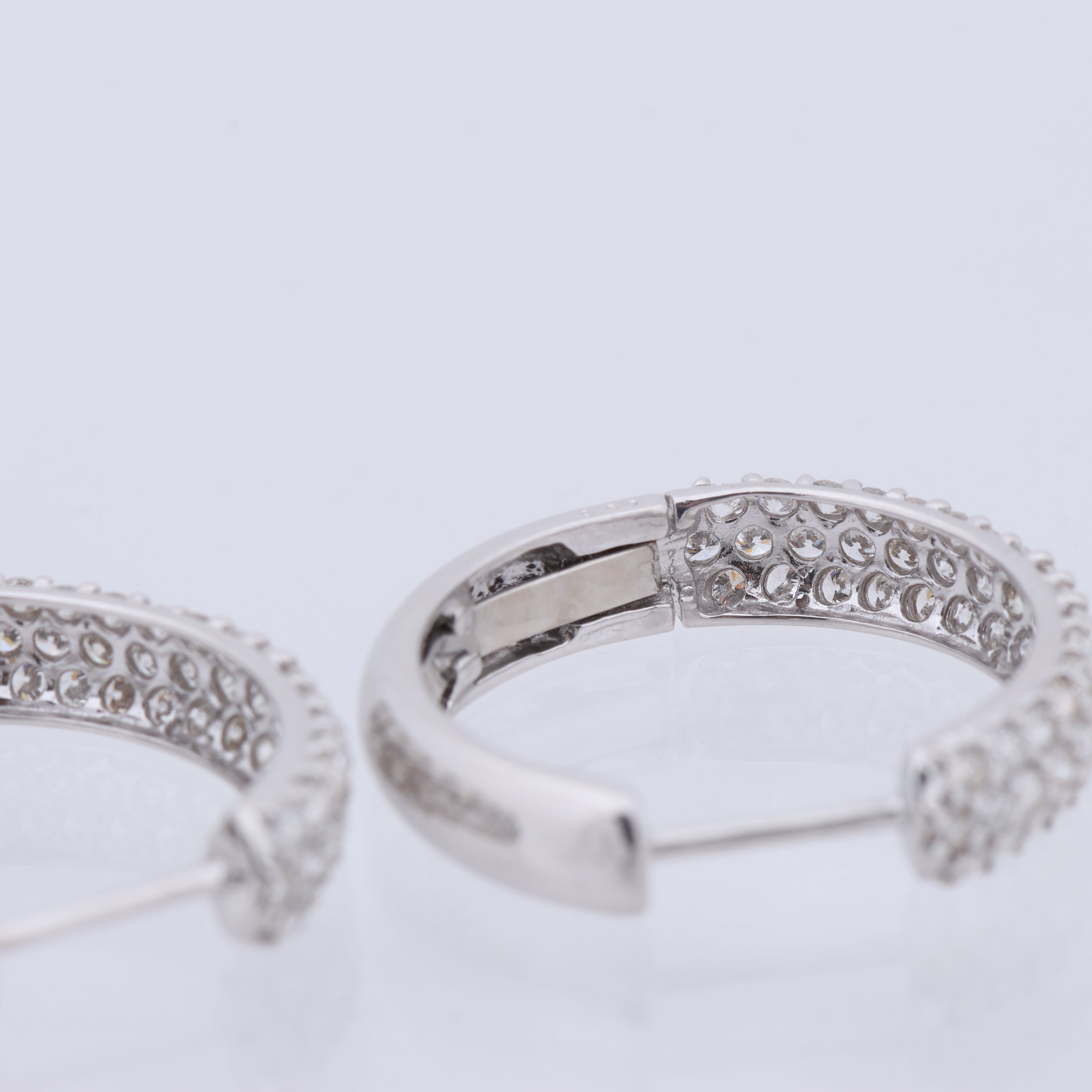 Non Signe / Unsigned Diamond Earrings K18WG 4.4g 1.0 ct