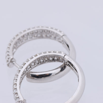 Nicht signierte Diamantohrringe (K18WG, 4,4 g, 1,0 ct)