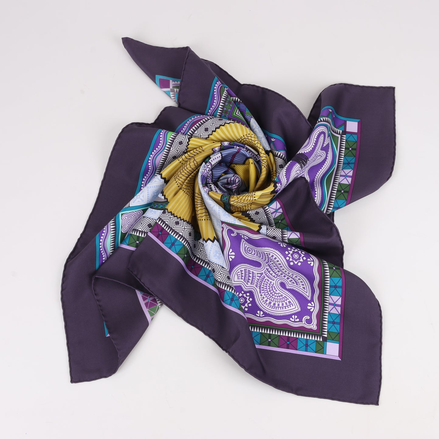 Hermès Carré 90 "CENT PLIS DES MIAO" Foulard 100% Soie en Violet