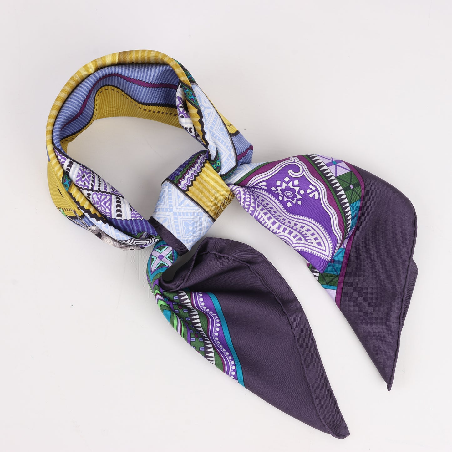 Hermès Carré 90 "CENT PLIS DES MIAO" Foulard 100% Soie en Violet
