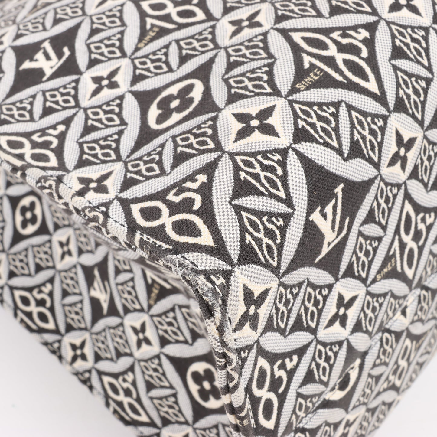 Louis Vuitton Since 1854 OnTheGo GM Handbag in Black x White M57207