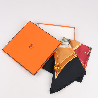 Hermès Carré 90 "ECOLE FRANCAISE D'EQUITATION" 100% Seidenschal in Rot x Schwarz