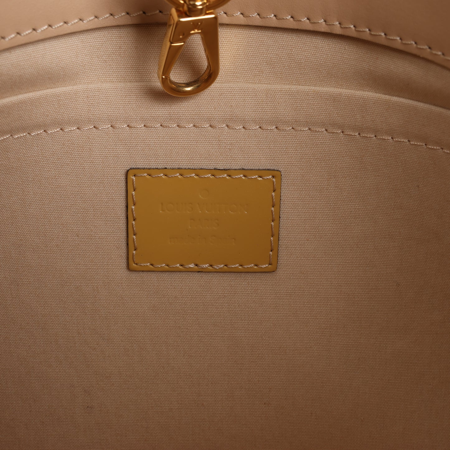Sac à main Louis Vuitton Monogram Vernis Montaigne MM en jaune M50169