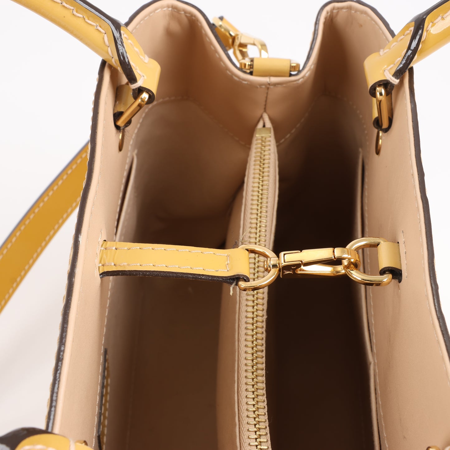 Sac à main Louis Vuitton Monogram Vernis Montaigne MM en jaune M50169