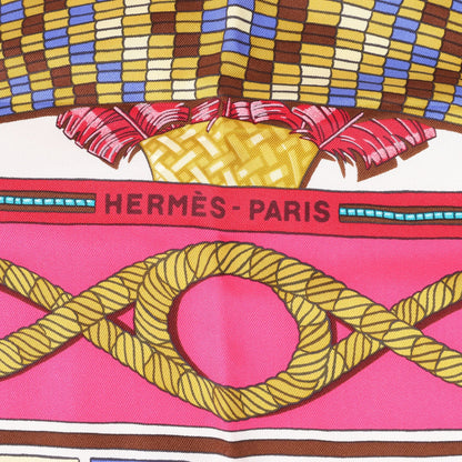Hermès Carré 90 „HUACA PIRU“ Seidentaschentuch in Rosa