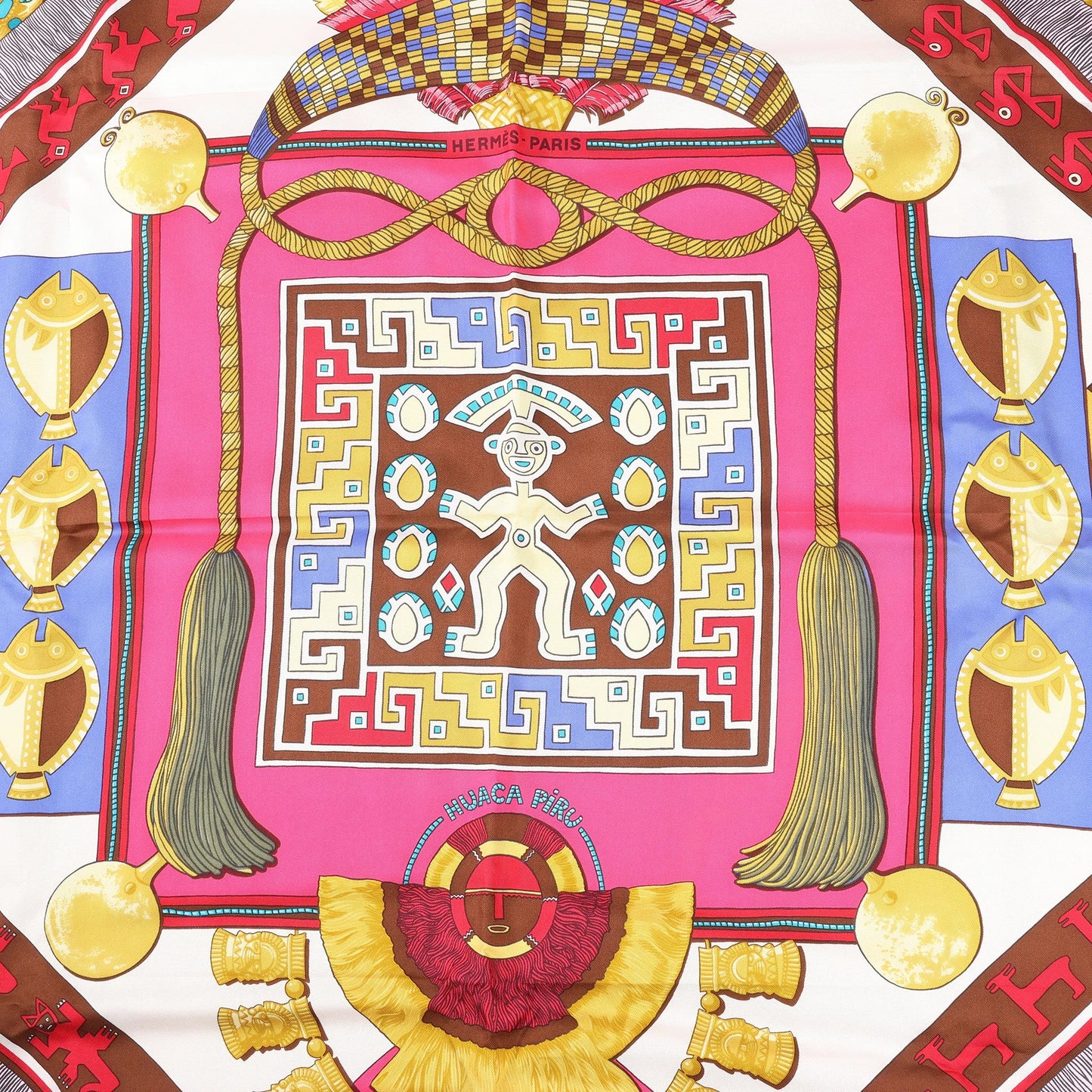 Hermès Carré 90 „HUACA PIRU“ Seidentaschentuch in Rosa