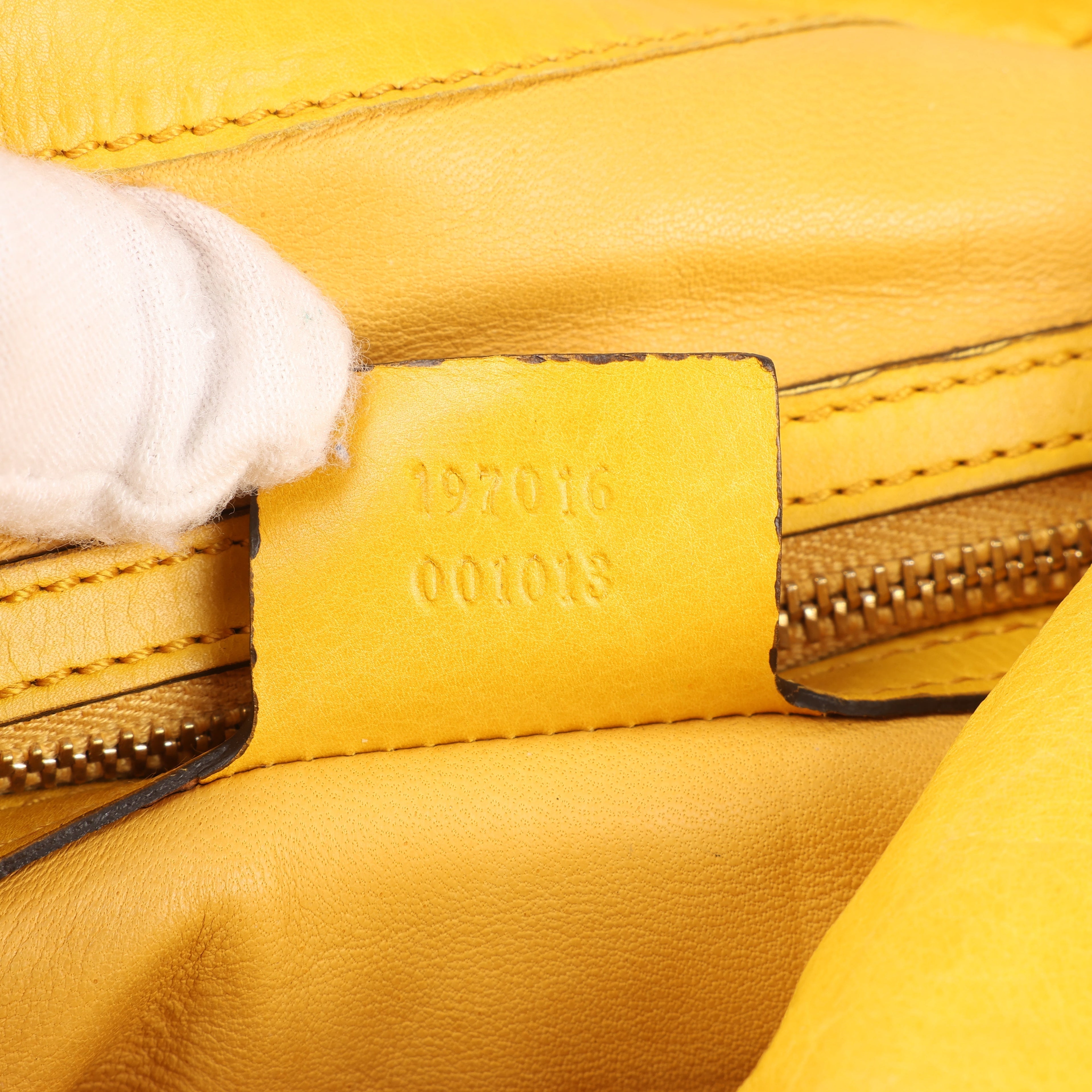 Gucci Exotic leathers - Alligator Hysteria Top 2way Handbag in Yellow