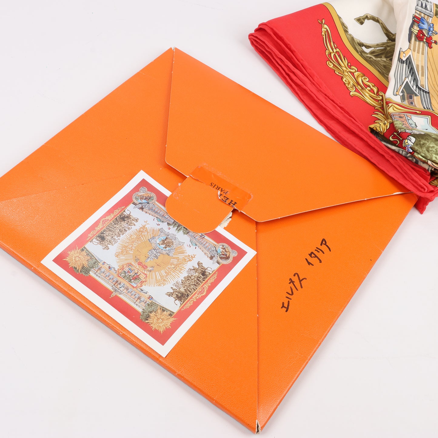 Carré Hermès Carré 90 "SANSSOUCY" 100 % soie rouge