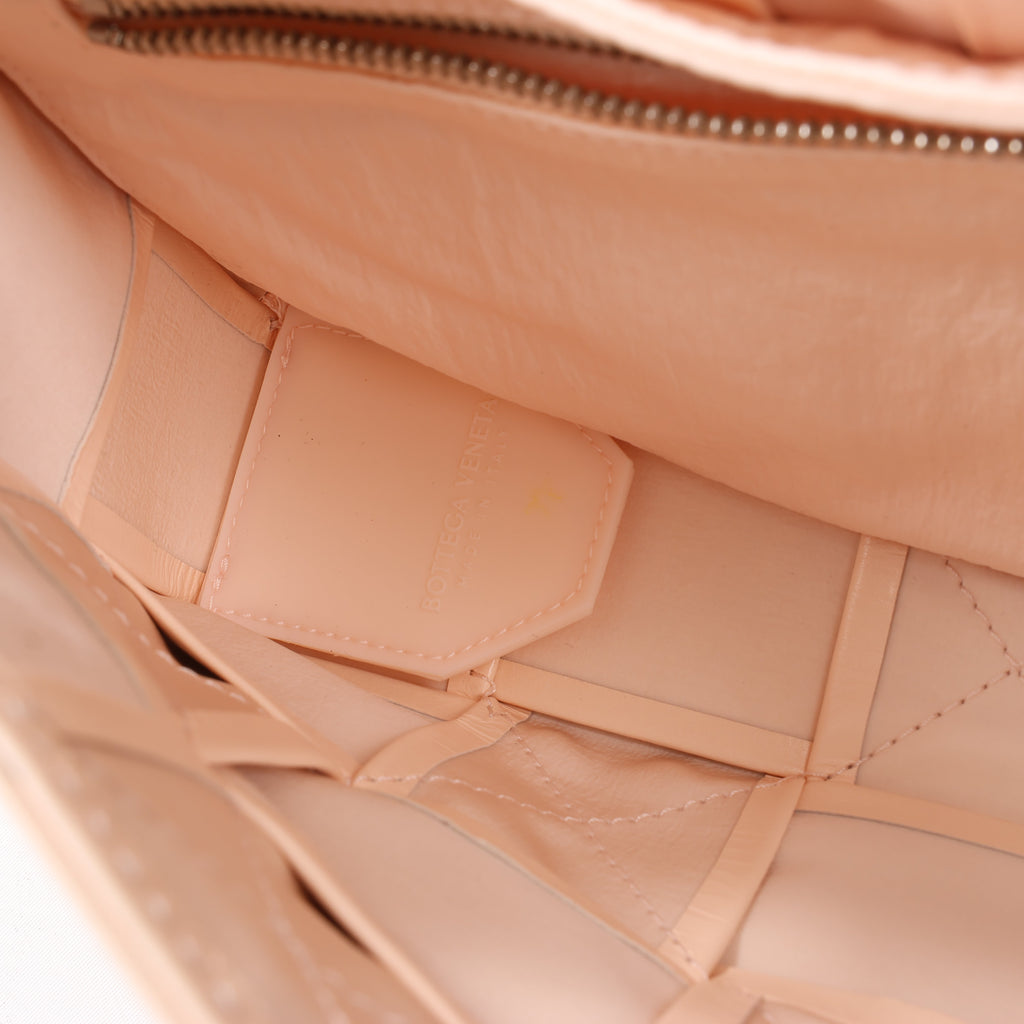 Bottega Veneta Maxi Intrecciato Cassette Leather Shoulder Bag in Powder Beige