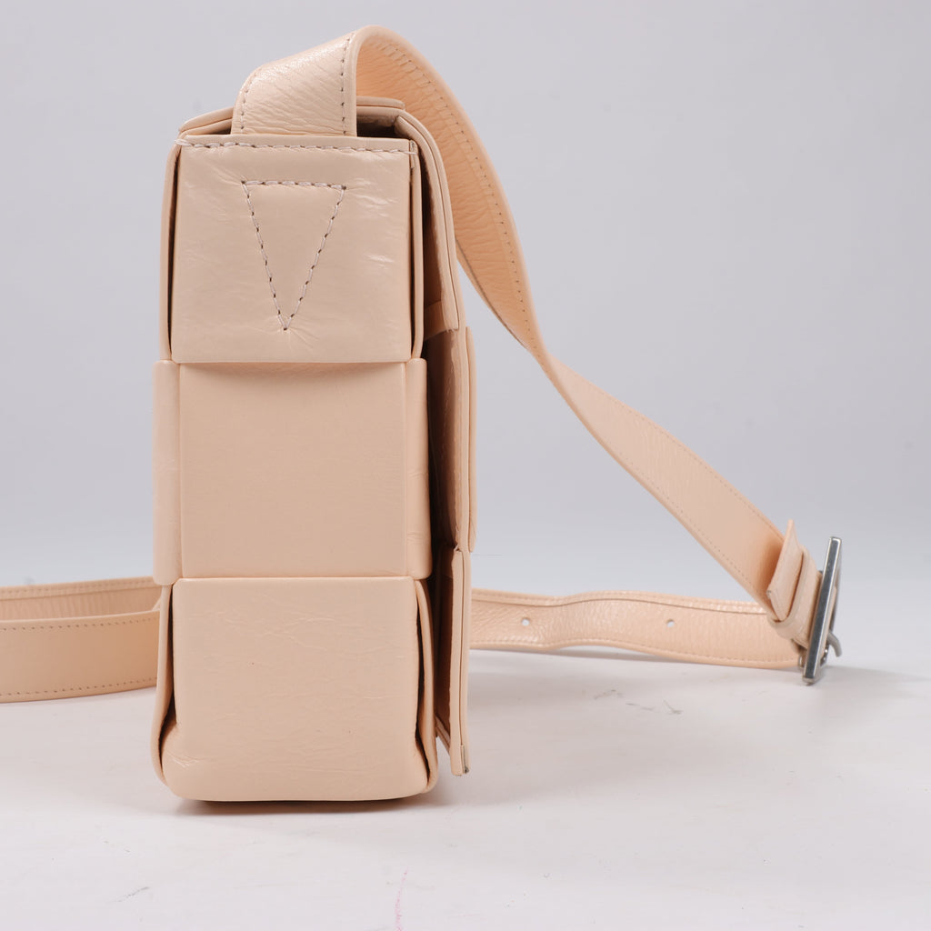 Bottega Veneta Maxi Intrecciato Cassette Leather Shoulder Bag in Powder Beige