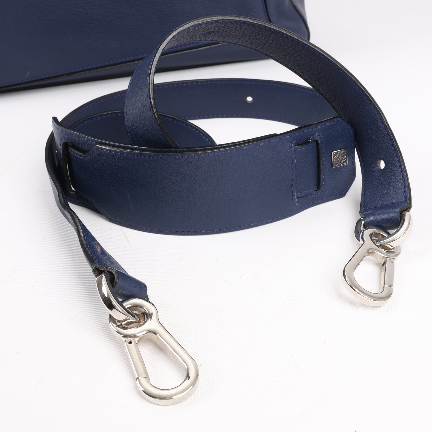 LOEWE Puzzle – Große 2-Wege-Handtasche aus Leder in Marineblau