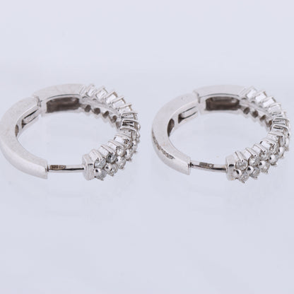 Nicht signierte Diamantohrringe (K18WG, 6,5 g, 0,50/0,50 ct)